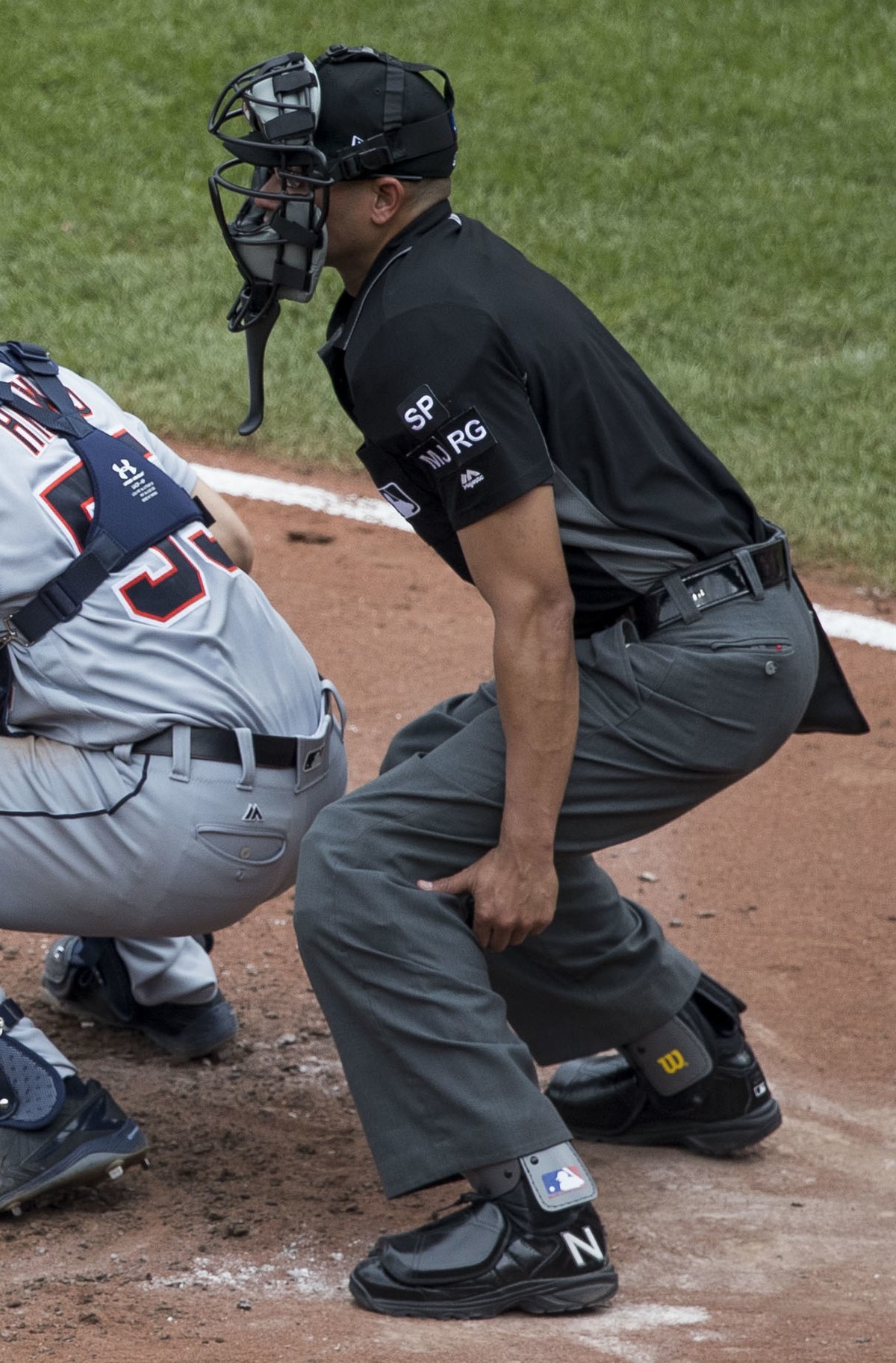 Roberto Ortiz becomes first MLB umpire from Puerto Rico