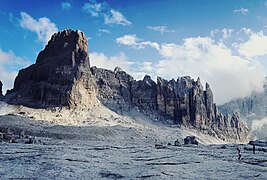 Der Torre di Brenta mit den Felstürmen Nardelli, Bianchi und Prati