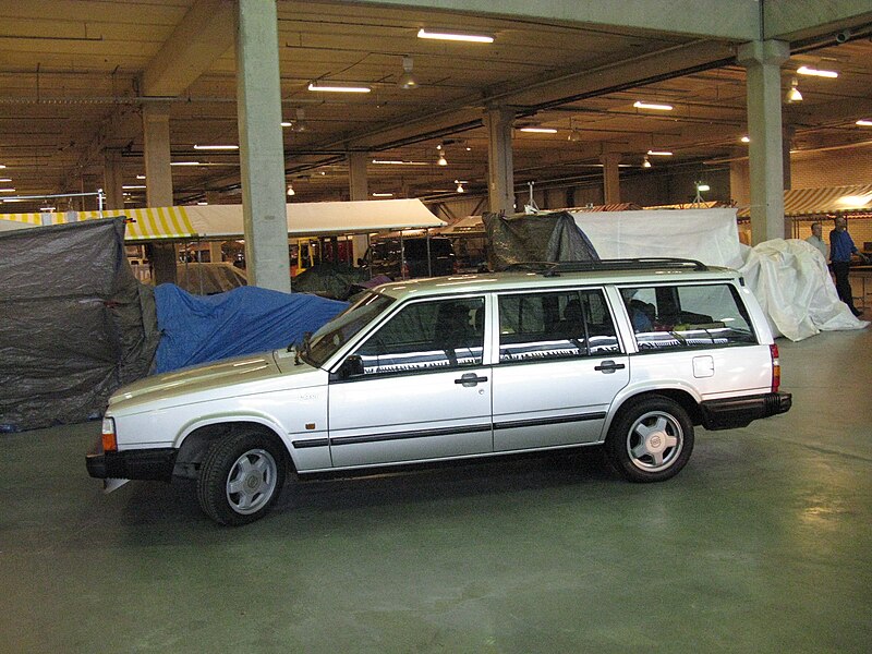 File:Volvo 740 Turbo (8103695994).jpg