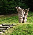 Baumwelt Aus dem Holz einer 230 jährigen Eiche WaldMenschen von Thomas Rees ein ständige Ausstellung auf dem Skulpturenpfad des Waldhaus Freiburg