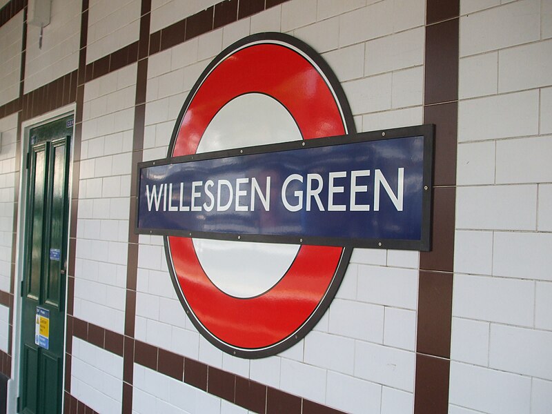 File:Willesden Green stn roundel.JPG