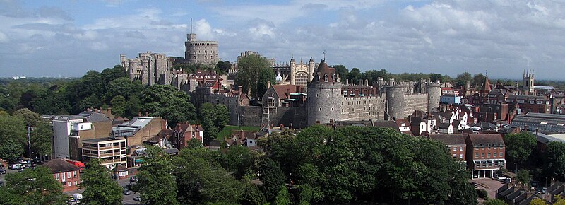 File:Windsor Castle, May 2009.jpg