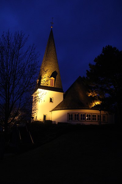 File:Wommelshausen - neue Ev. Kirche (002).jpg