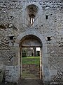 Ébrasement vers l'intérieur de la fenêtre romane.