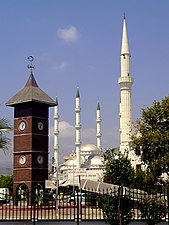 Мечеть Бакоглу в городе Конаклы района Аланья