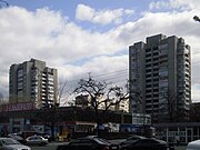 №№ 1 (1986) і 3а (1981) — 16-поверхові будинки архітектора В. Л. Суворова