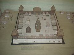 avec une maquette possible du château,