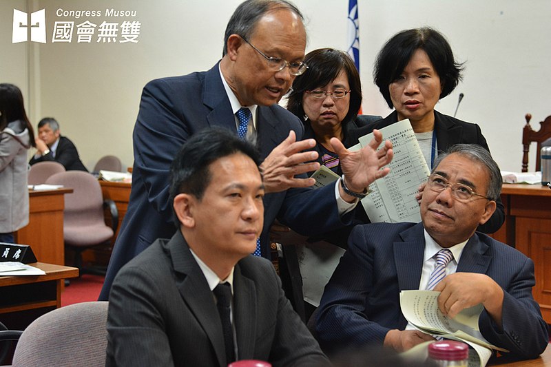 File:經濟部長鄧振中向立委說明臨時提案將對投審會審議中嘉案的影響.jpg