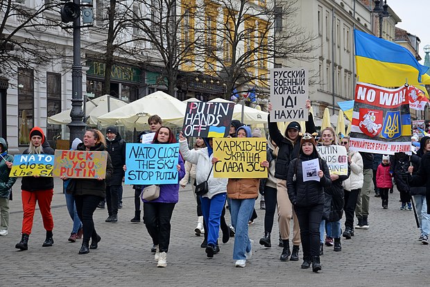 Ukrainian refugees in Kraków protesting against the war, 6 March 2022