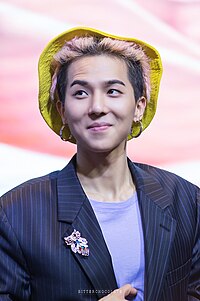 Mino, of boy group Winner, received his first music show award as a soloist for "Fiance" on episode 598. 180415 wineo yeoyido paenssa 4.jpg