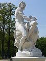 Jupiter(Zeus) mit der in eine Kuh verwandelten Jo (1754)-François Gaspard Adam Sanssouci Große Fontäne