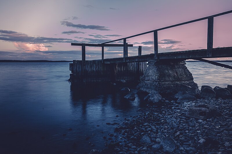 File:A bridge during sunset. (51589976074).jpg