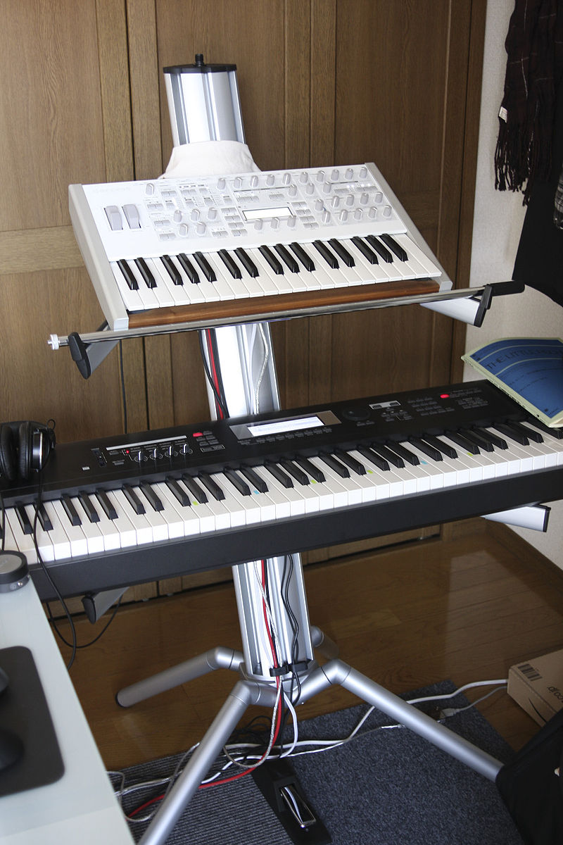 File:Access Virus TI2 Polar & Korg TR88 on stand.jpg - Wikimedia