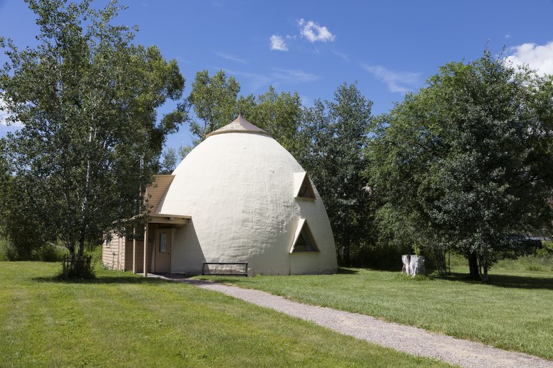 File:Adobe beehive-shaped building at the Colorado Rocky Mountain School, founded in 1953 as a coeducational boarding and day school in Carbondale, Colorado. The school's curriculum emphasizes rigorous LCCN2015633912.tif