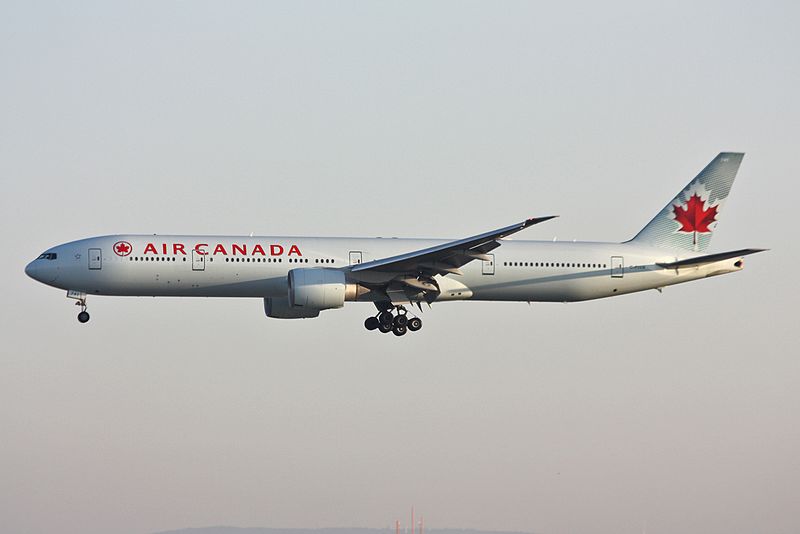 File:Air Canada Boeing 777-333-ER C-FIVR (22248267045).jpg