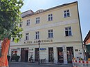 Wohn- und Geschäftshaus mit Theatersaalanbau (Altes Stadthaus)