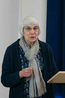 Anna Löwenstein prelegas dum la 44a Malferma Tago de la Centra Oficejo de Universala Esperanto-Asocio, aprile 2016.