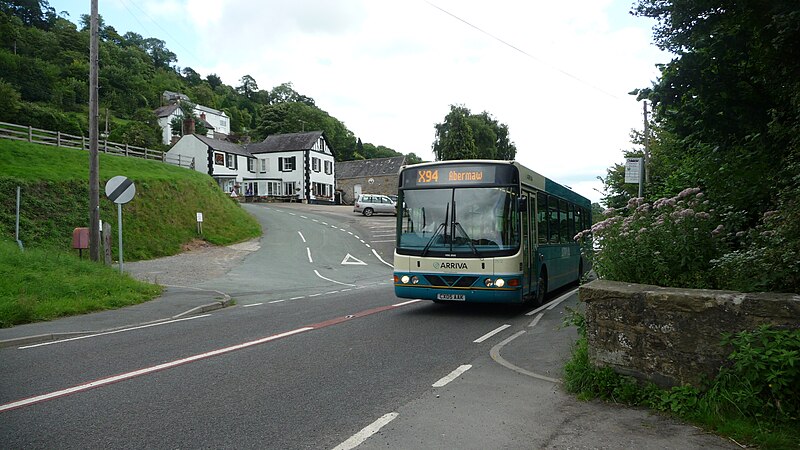 File:Arriva Buses Wales 2512 CX05 AAK.JPG