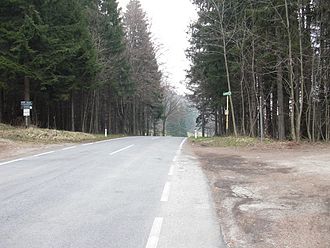 Průchod s autobusovou zastávkou