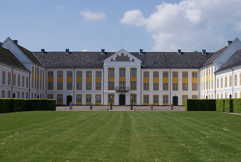 File:Augustenborg.jpg