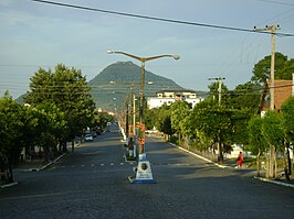 De hoofdstraat Av. Concórdia in Agudo