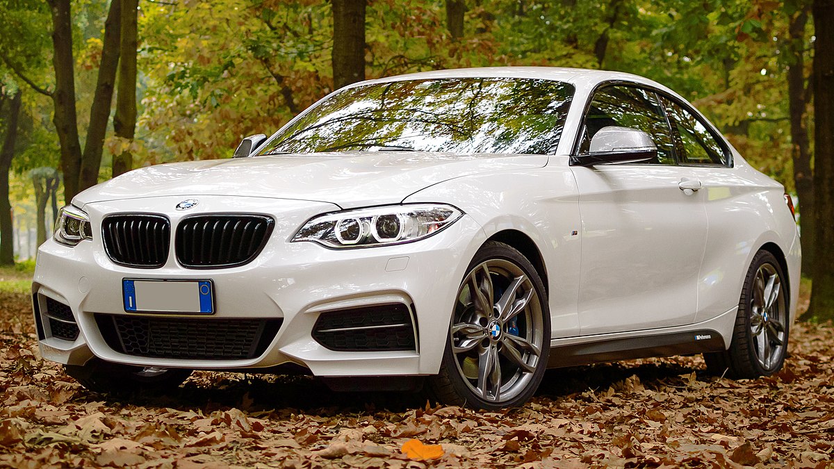 File:BMW M235i (F22) front view.jpg - Wikimedia Commons