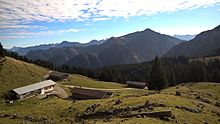 Die Neuhüttenalm im Sattel zwischen den Bergen Fockenstein und Neuhütteneck