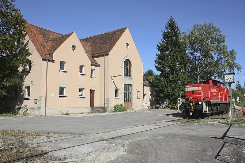 File:Bahnbetriebswerk lokwelt freilassing 4.jpg