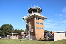 Bankstown Havaalanı kontrol kulesi yakın.