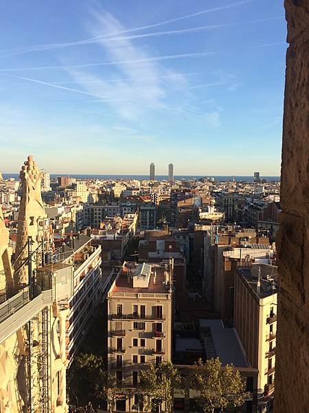 File:Barcelona (25332398549).jpg