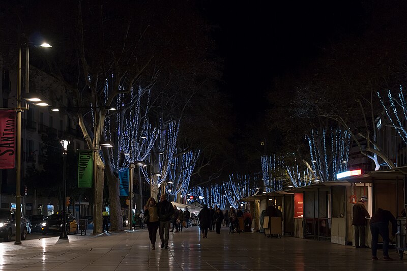 File:Barcelona - Nacht - Ramblas 002.jpg