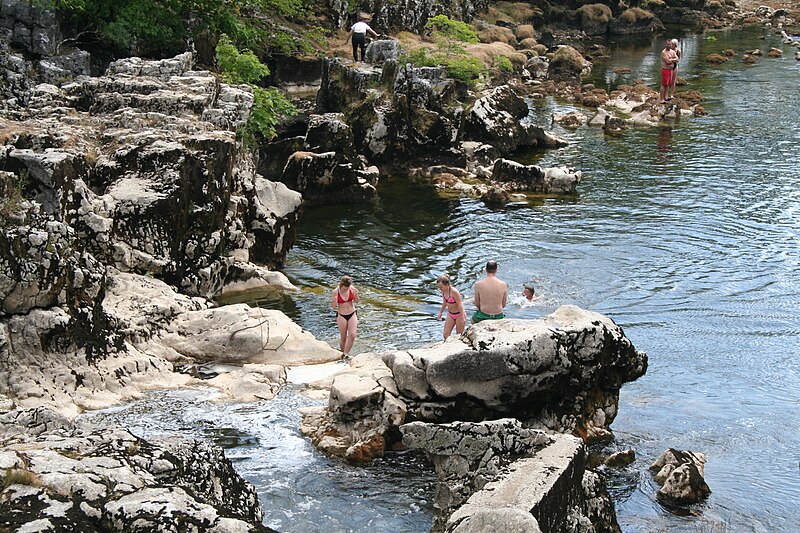 File:Bathers in the River Wharfe at Linton - geograph.org.uk - 5939695.jpg