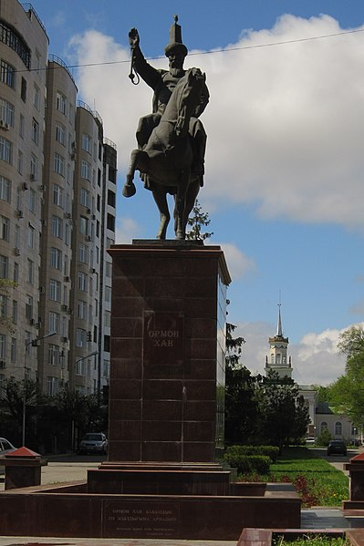 File:Bishkek 16, Ormon Khan statue (cropped).jpg