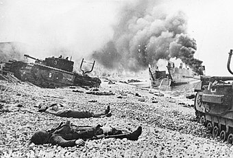 Bodies of Canadian soldiers - Dieppe Raid.jpg