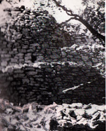 Borie édifiée dans les fortifications de l'oppidum de Clairier.