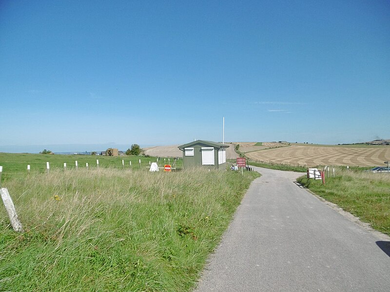 File:Bratton, vedette post - geograph.org.uk - 5513453.jpg