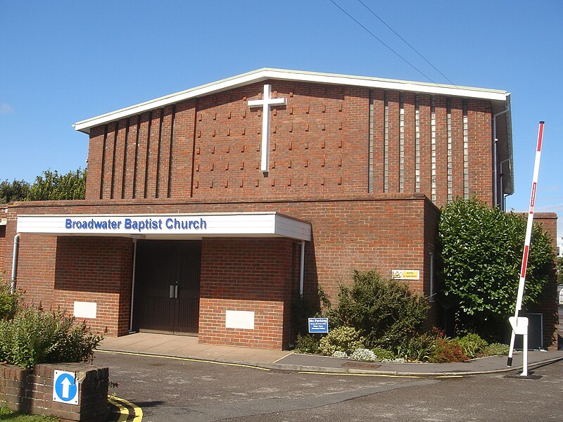 File:Broadwater Baptist Church, Worthing.jpg