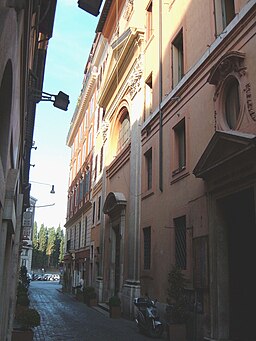 Fasaden vid Via Vittoria.