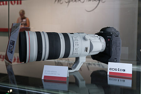Ống kính Canon EF 200–400mm