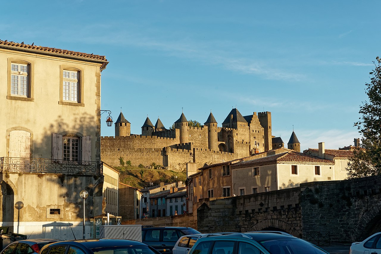 File:Carcassonne - Place Gaston Jourdanne - View SE.jpg