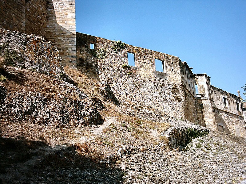 File:Castelo de Tomar (1).JPG