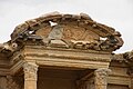 Celsuse raamatukogu segmentfrontoon Efesoses