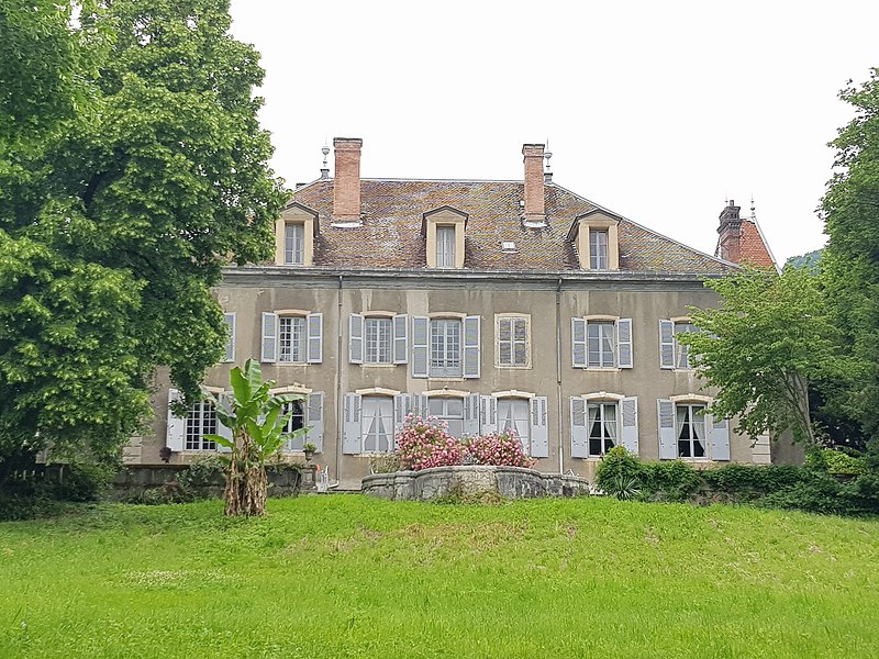 File:Château de La Boussinière.jpg