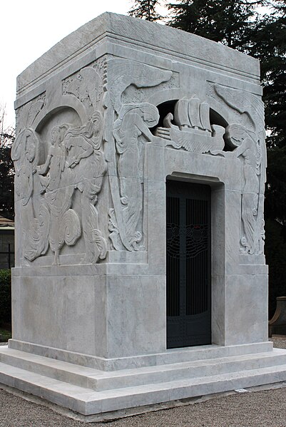 File:Cimitero Monumentale di Milano - Tomba di Arturo Toscanini straightened.jpg