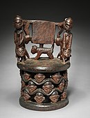 Scaun; al poporului babanki; circa 1800; lemn; per ansamblu: 80,7 x 53,3 x 44,5 cm; Muzeul de Artă din Cleveland (Ohio, SUA)