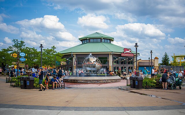 Central plaza and Celebration of Giving Fountain