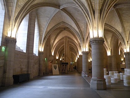 Abóbadas em forma de nervuras góticas do salão dos soldados da Conciergerie (1302)
