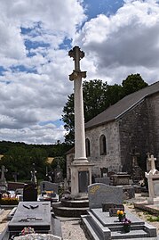 Croix monumentale du cimetière.