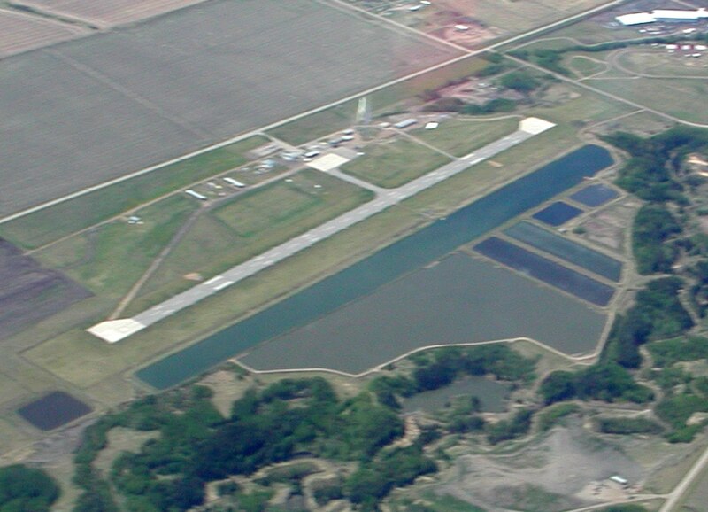 File:Dawson Creek Airport, BC.jpg