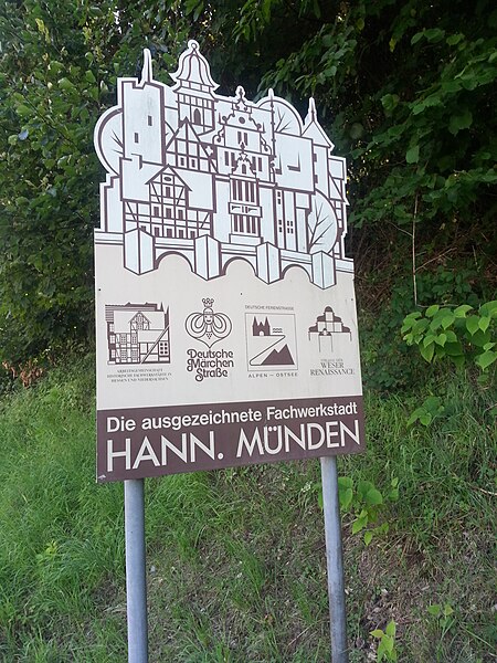 File:Die ausgezeichnete Fachwerkstadt Hann. Münden.jpg